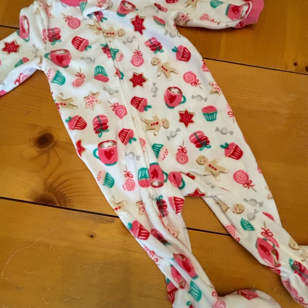 NWOT girls holiday sleeper